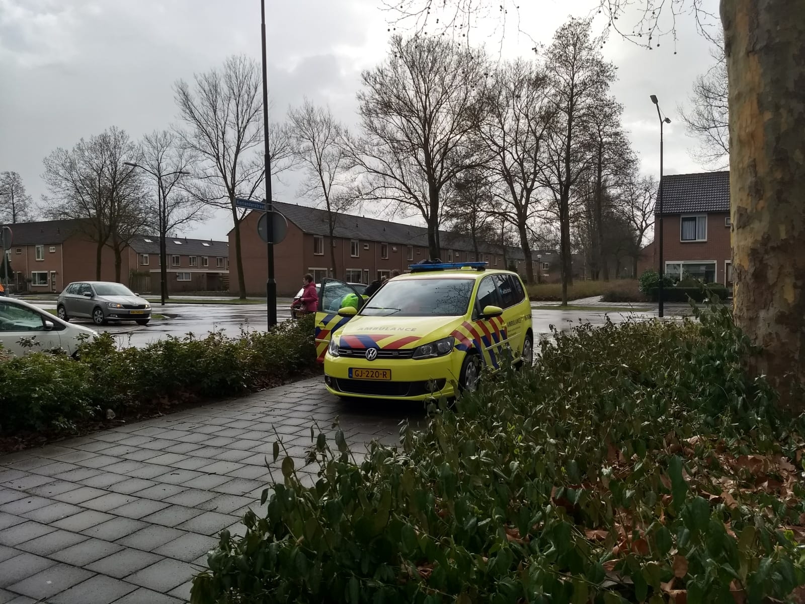 Postbezorger gewond na val