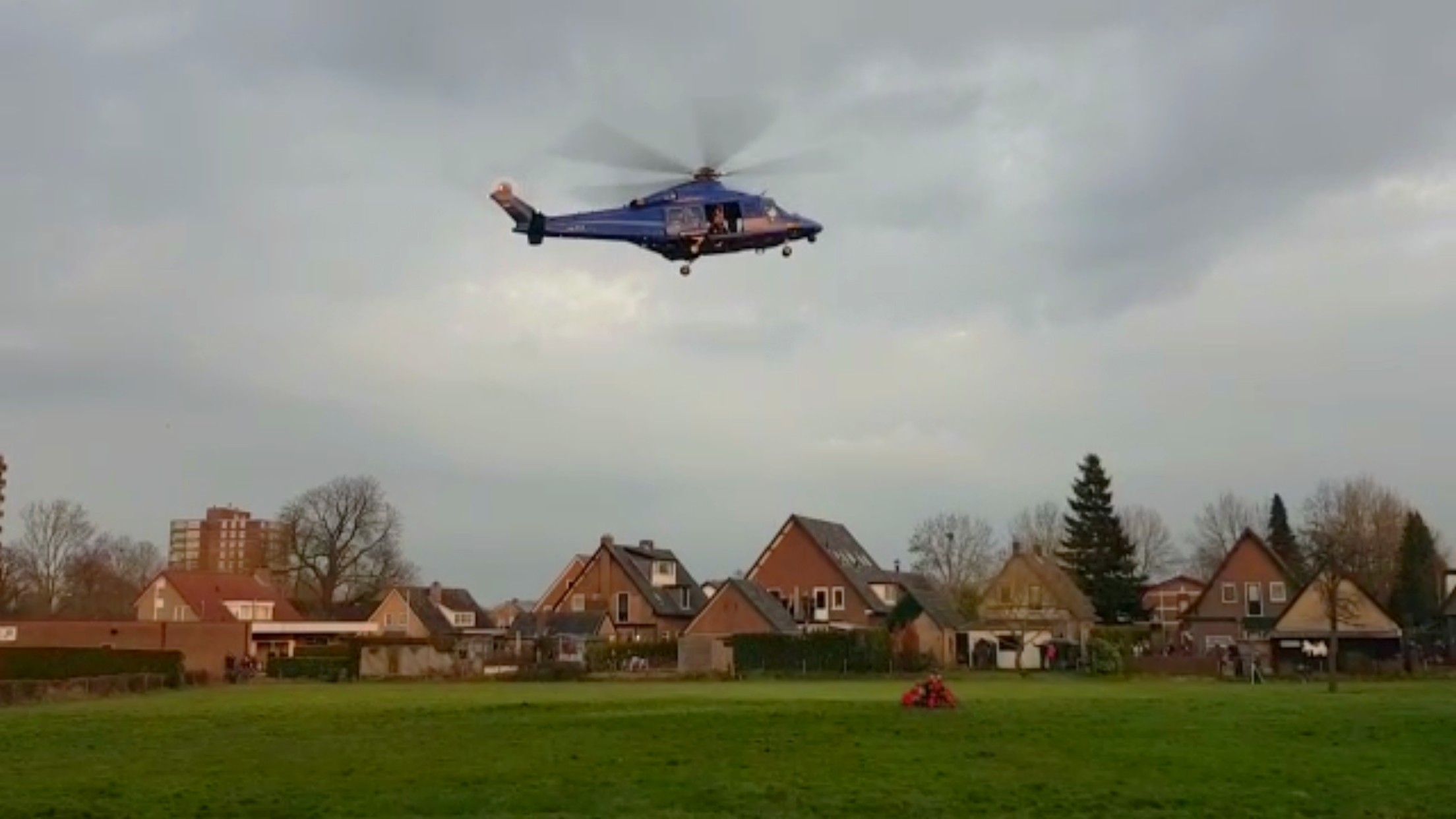 Politiehelikopter landt wegens oefening in Apeldoorn
