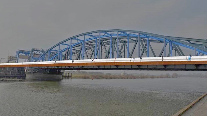 De IJsselbrug wordt blauw!