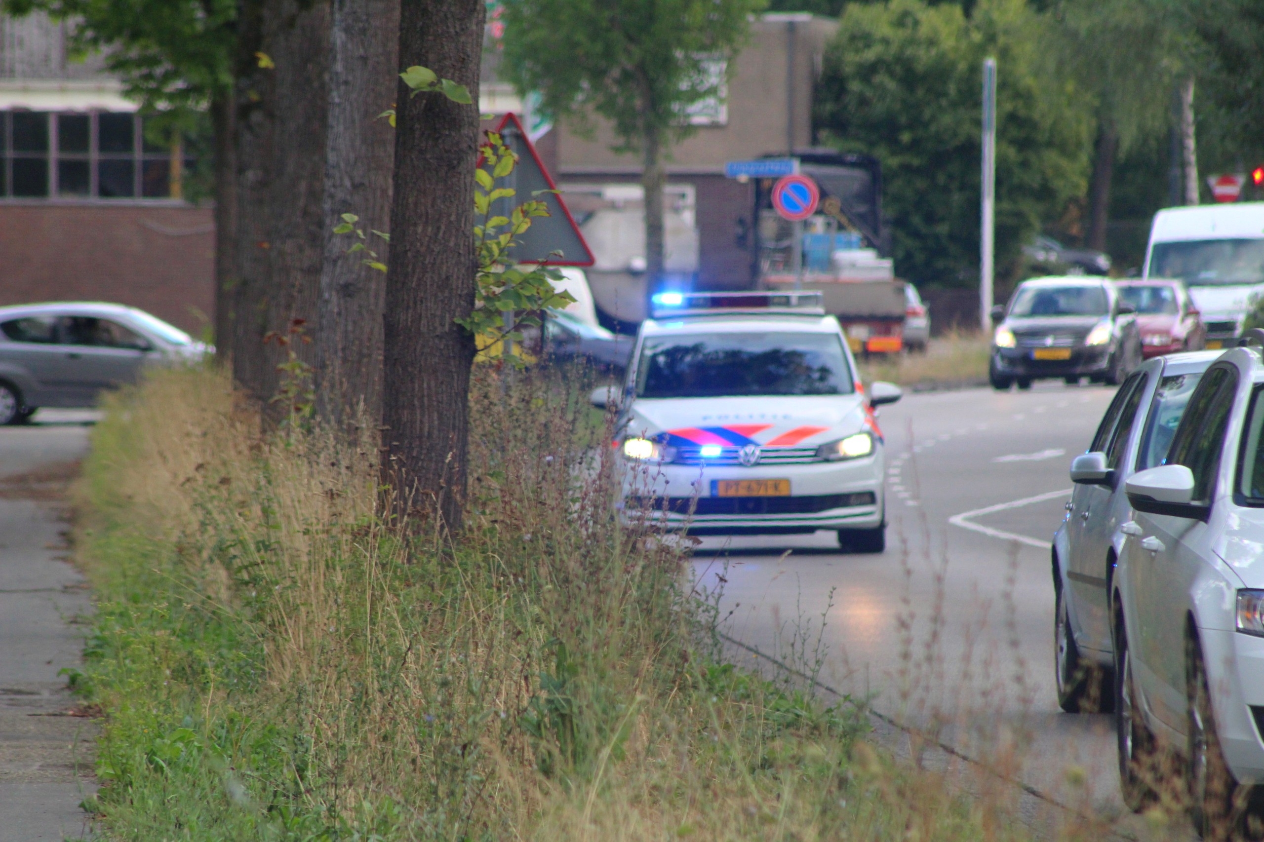 Busje belandt in sloot