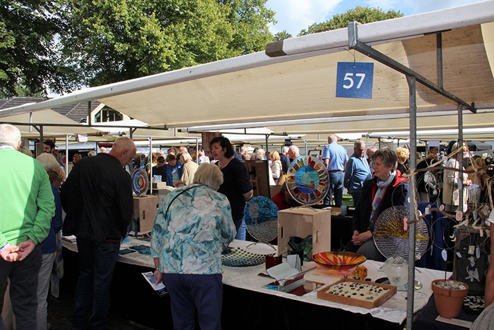 Dertigjarige Bathmense Kunstmarktnog altijd fris als een hoentje