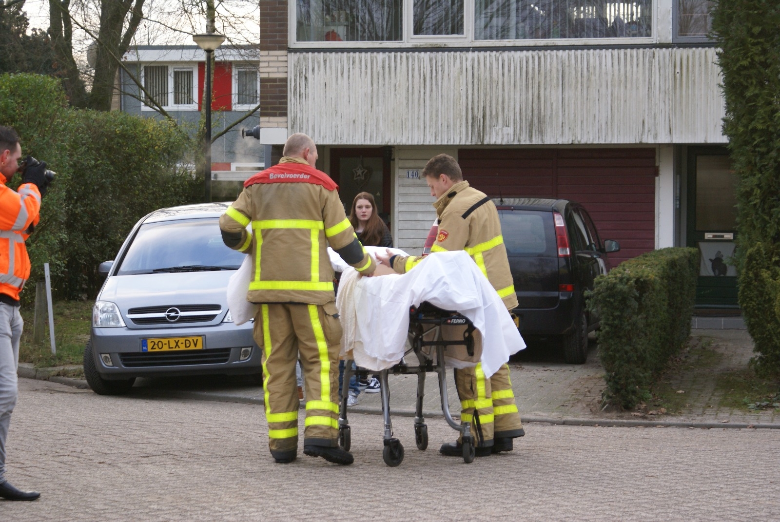 Brandweer assisteert bij vervoer ziekenhuis