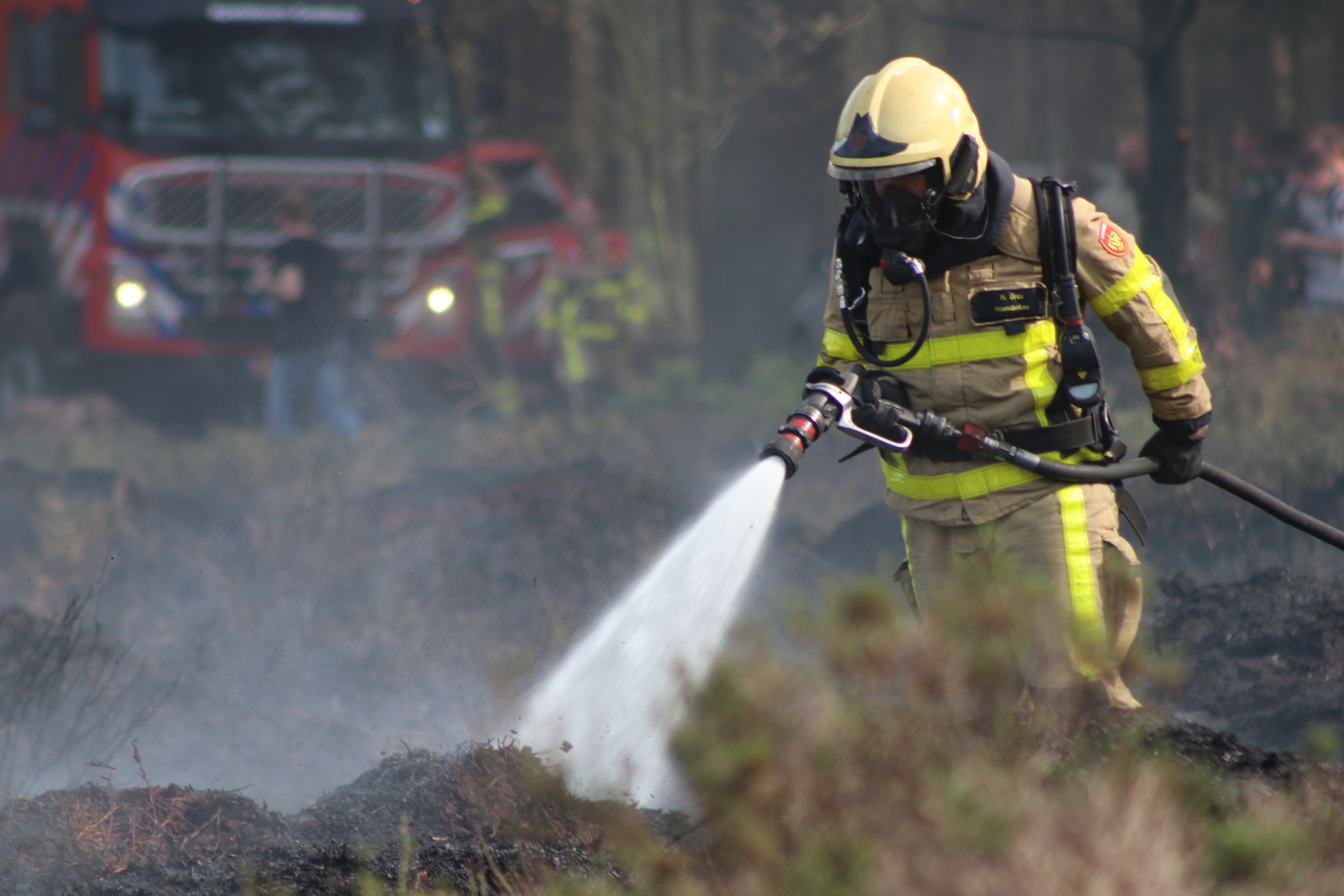 50 meter heide verwoest na brand in Apeldoorn