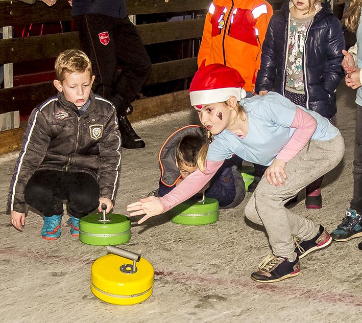 Curling voor kinderennbij Epe on Ice