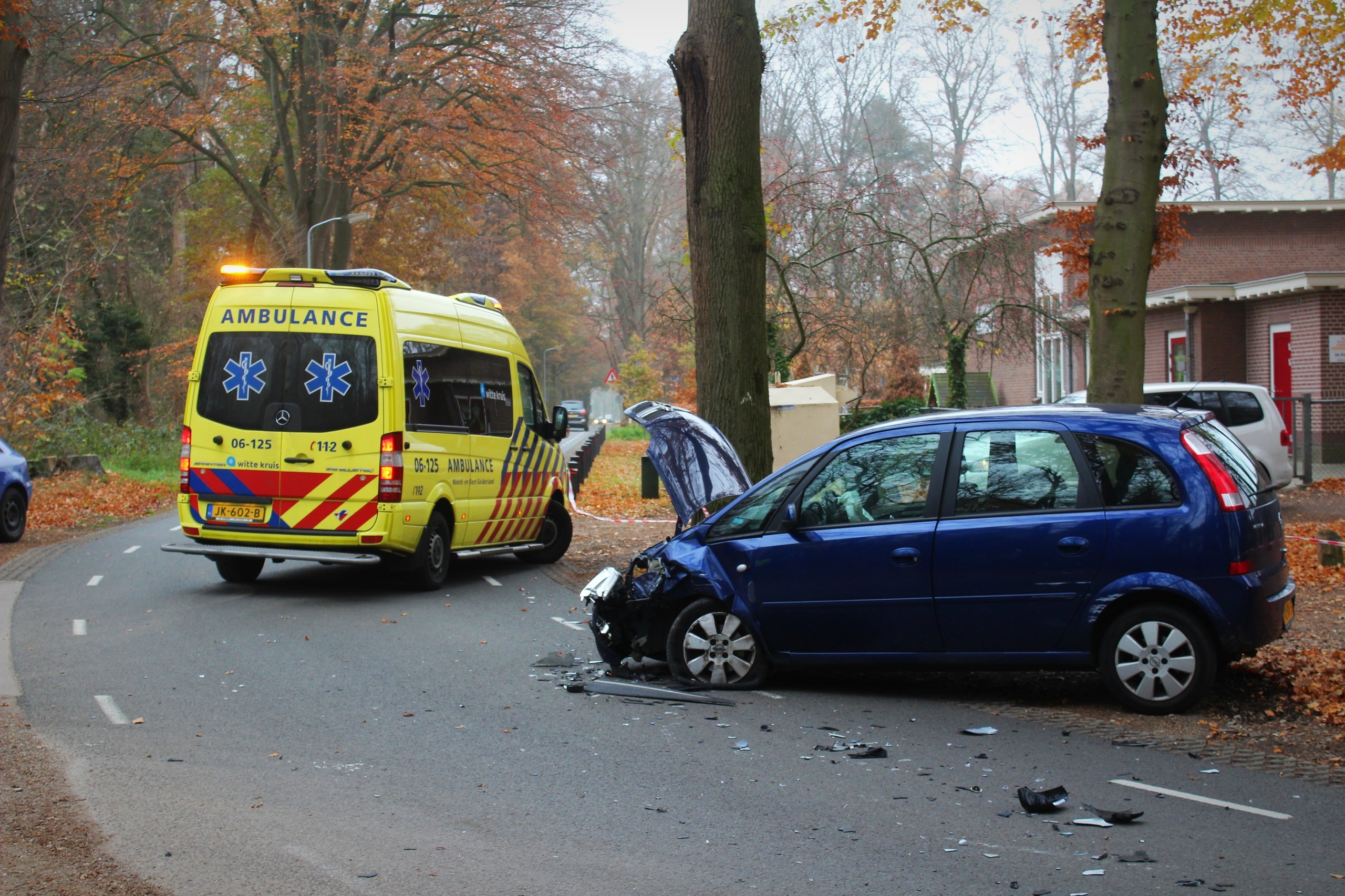 Twee gewonden bij frontale aanrijding in buitengebied Klarenbeek