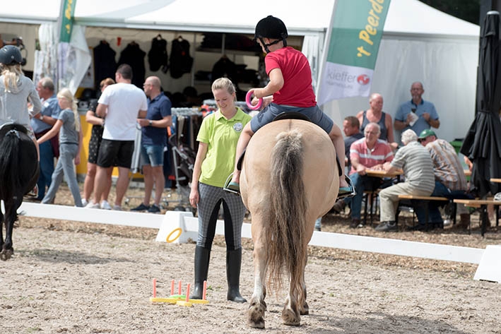 Paardenspektakeldit jaar veel knusser