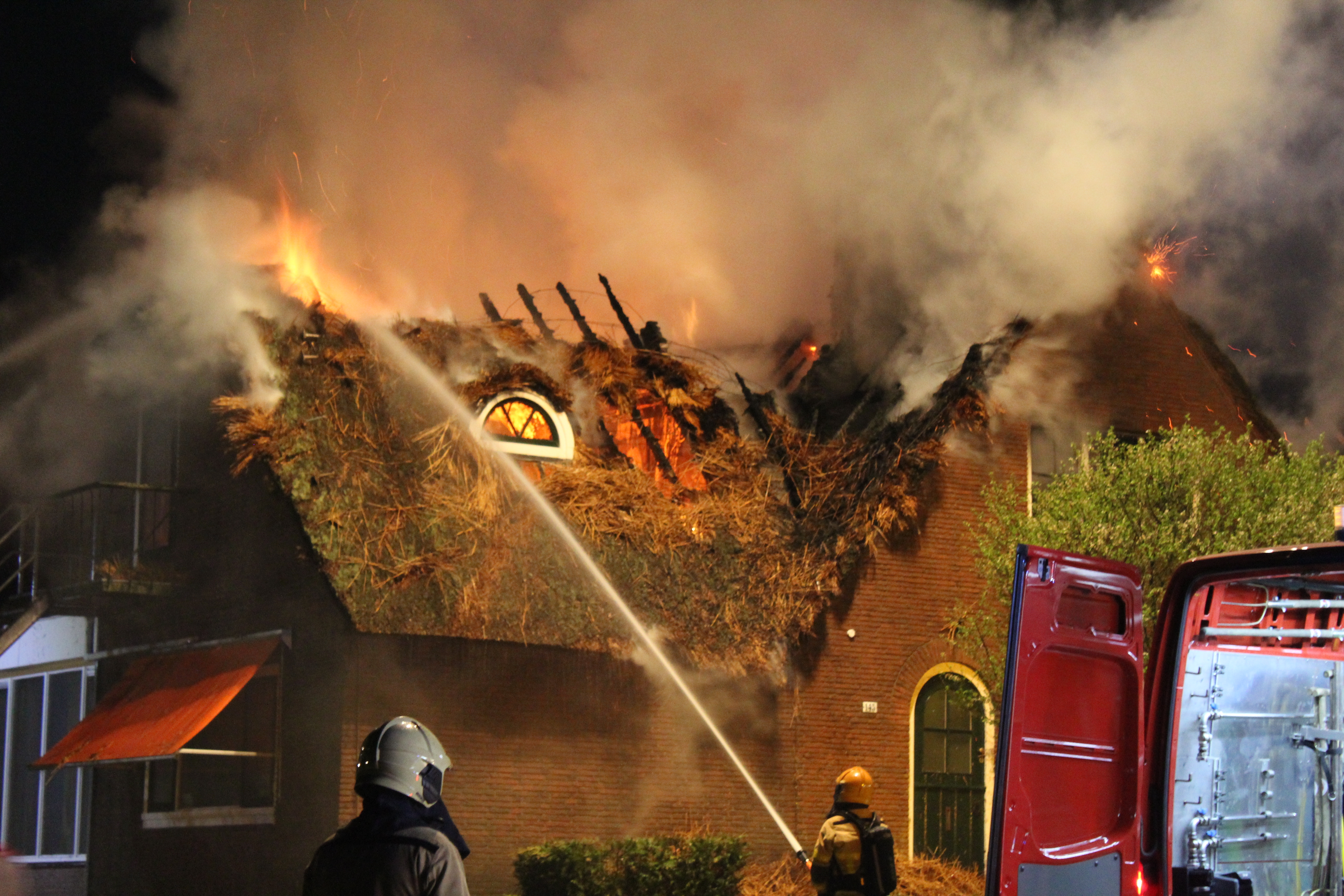 Grote brand verwoest woning in Ugchelen