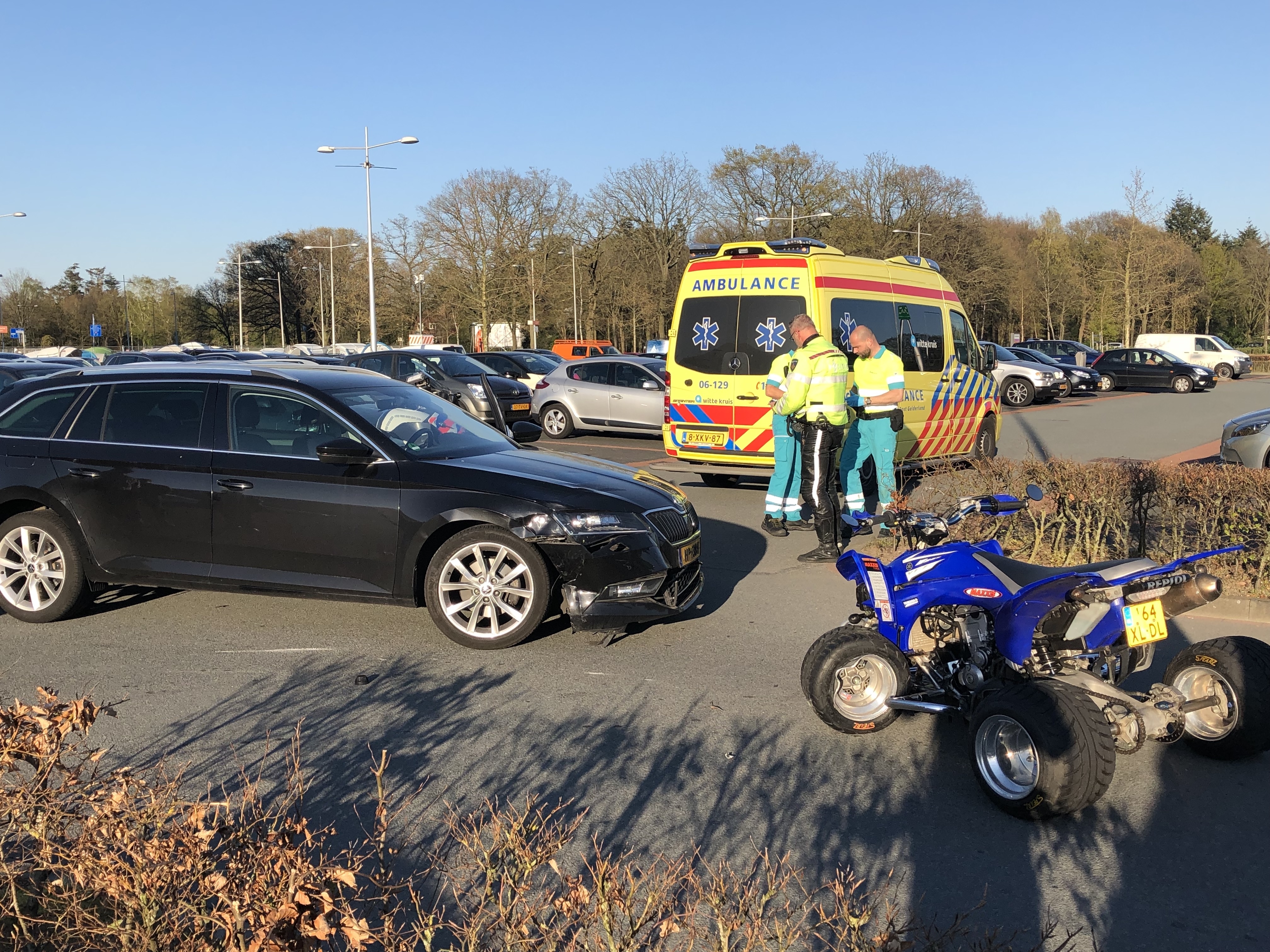Gewonde bij ongeval op parkeerplaats