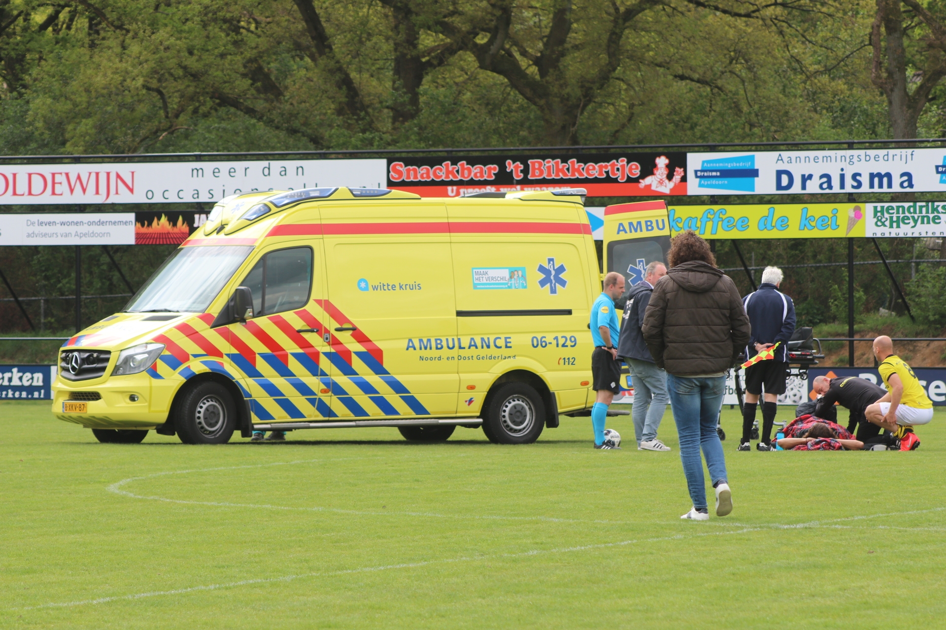 Speler breekt scheenbeen bij wedstrijd