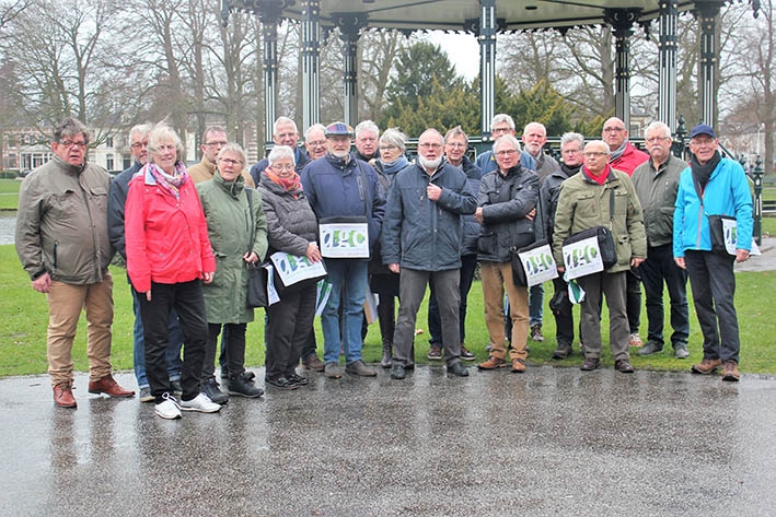 Jubileumfeestje met wandelgidsen