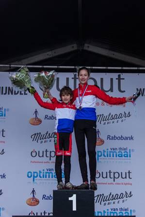 Broer en zus Cnossen van de Apeldoornse Mountainbikeclub Bar End beiden Nederlands kampioen veldrijden in Schijndel