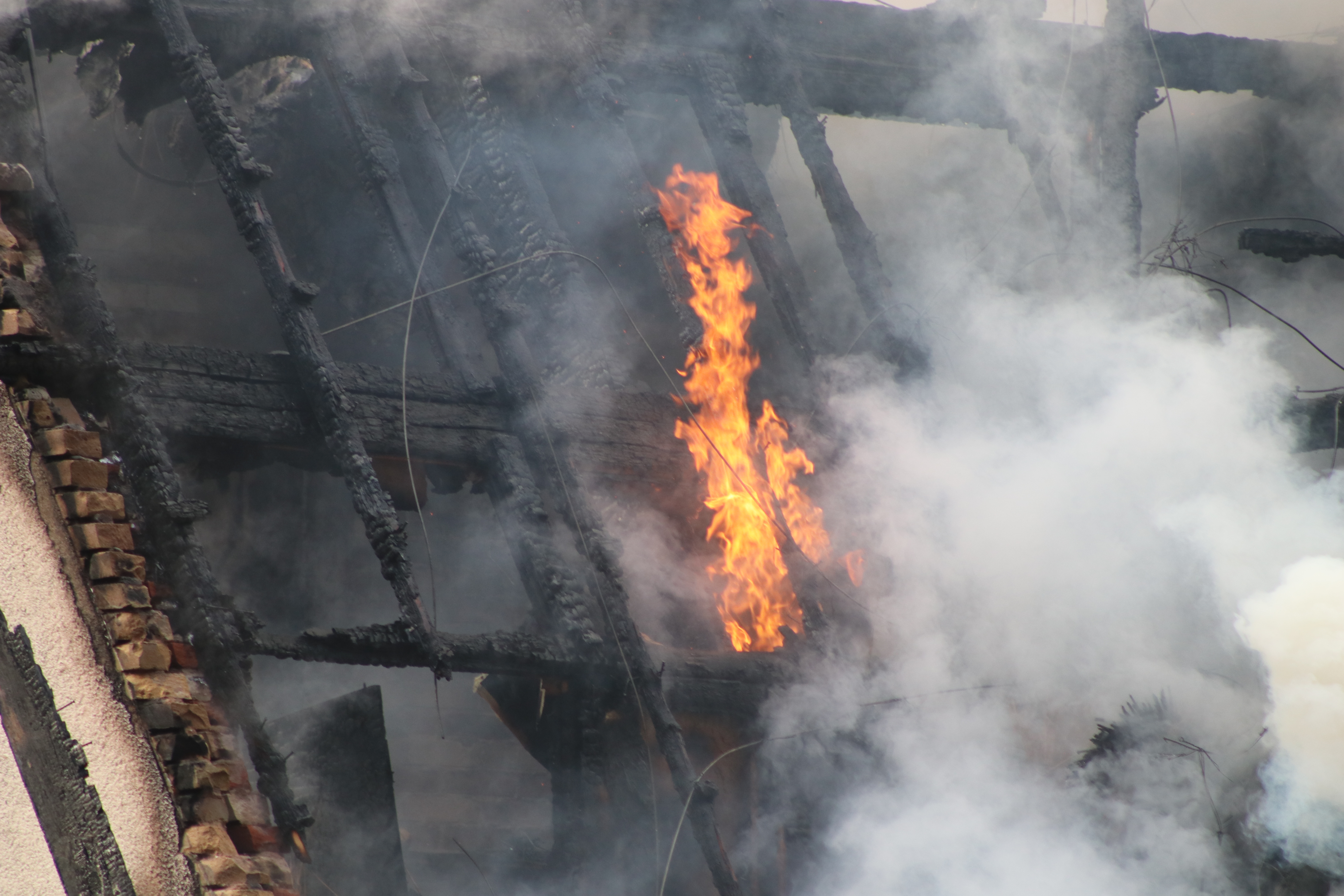 Brand in Beekbergen ontstaan door dakwerkzaamheden