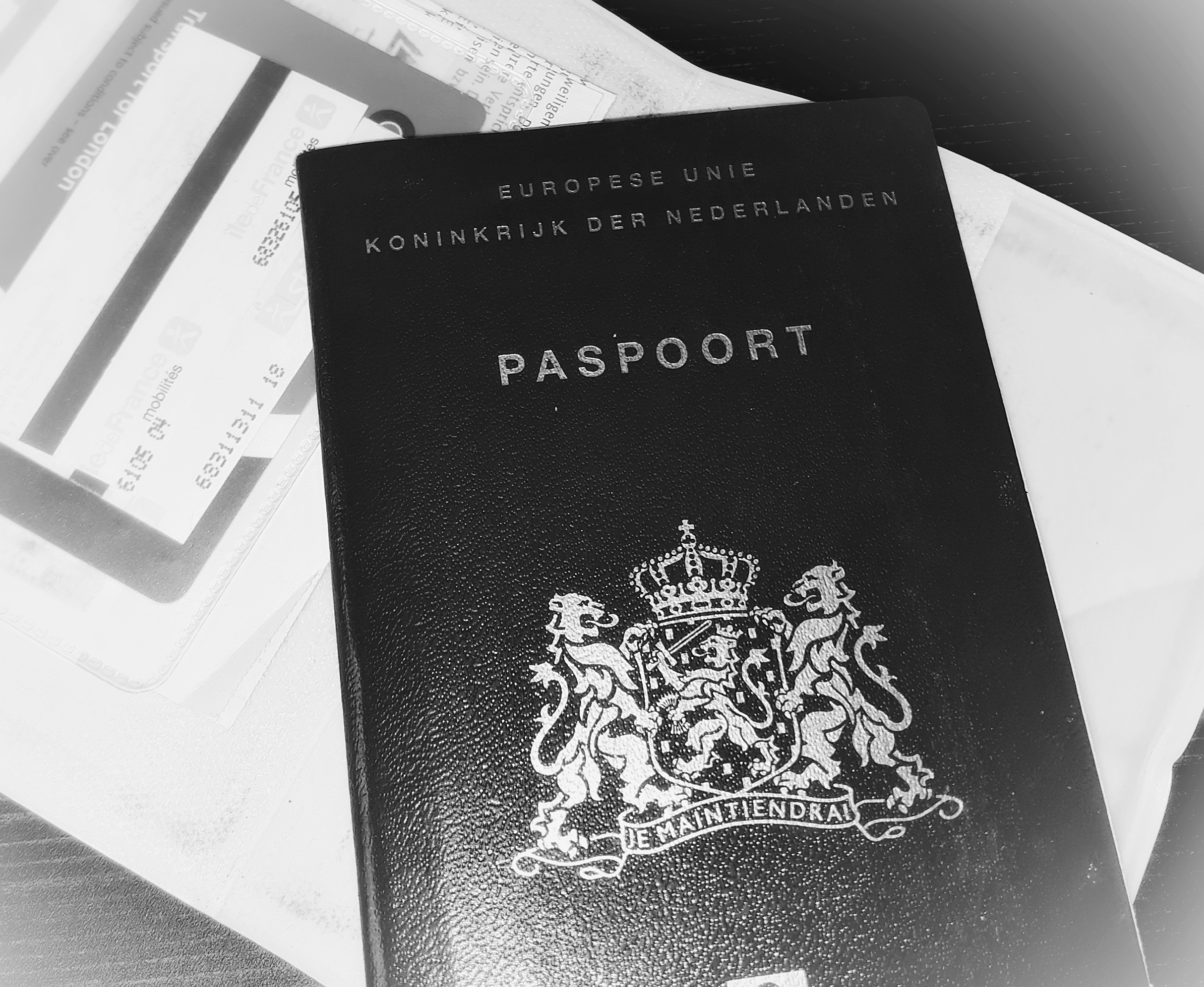 Paspoort kwijt in het buitenland?