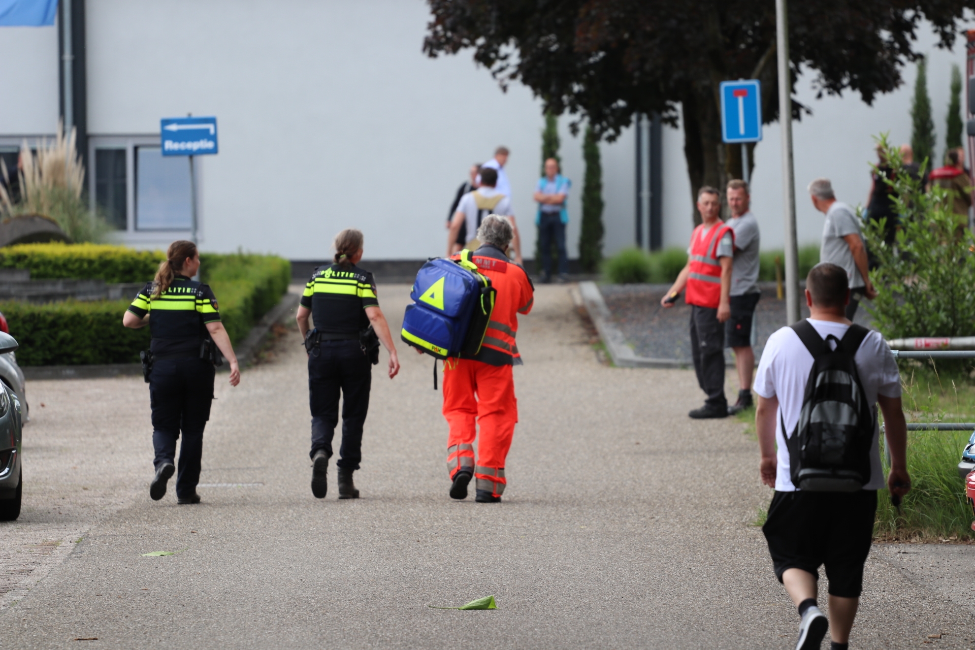 Traumahelikopter landt bij bedrijf in Eerbeek