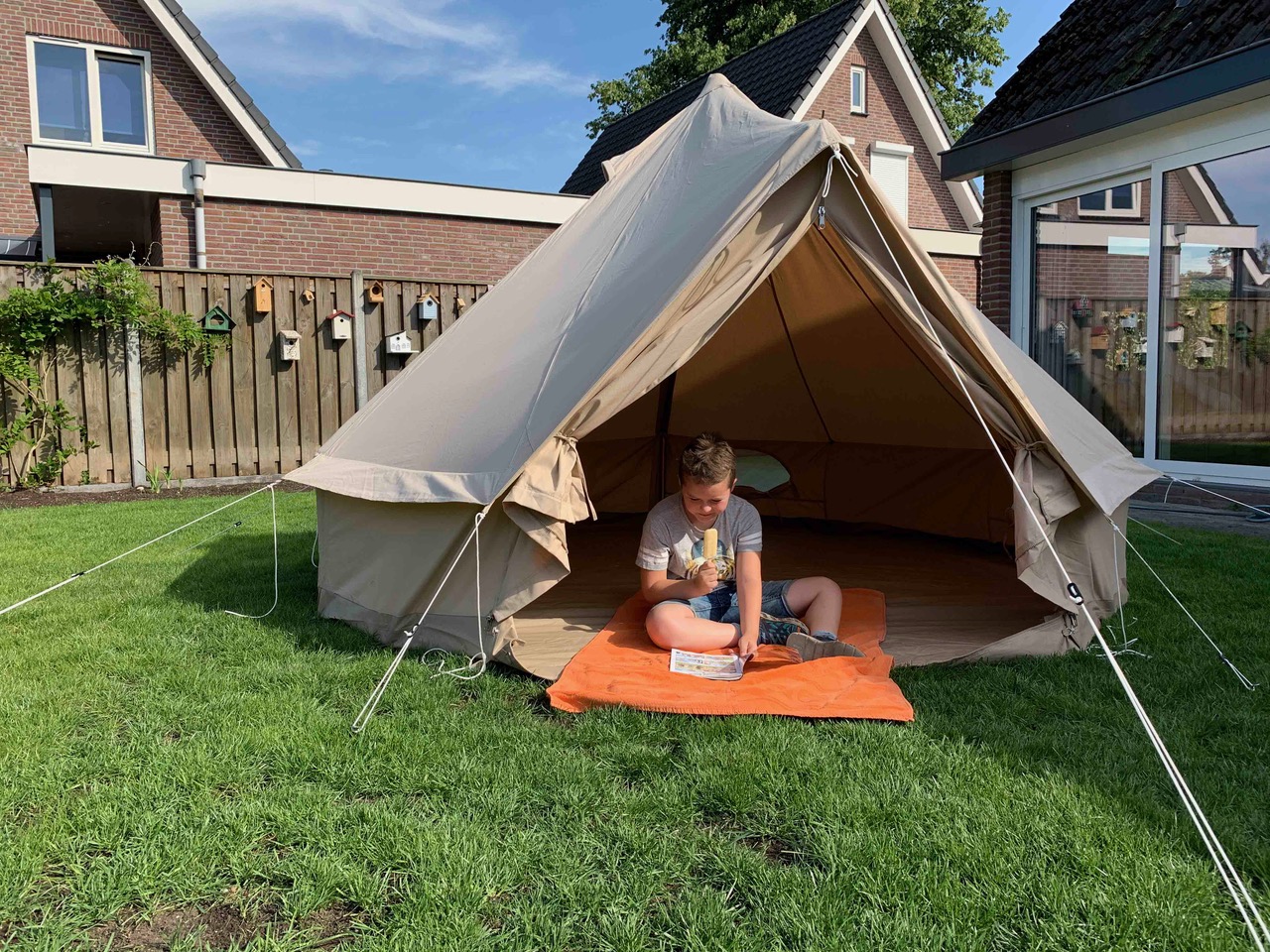 KidsErOpUit maakt het mogelijk: online kamperen