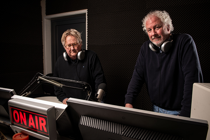 HULP UIT UW RADIO