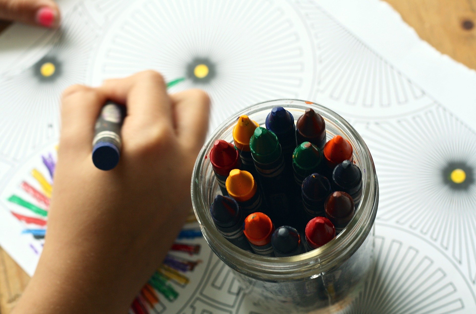 Kinderhulp collecteert digitaal voor school- en speelmateriaal