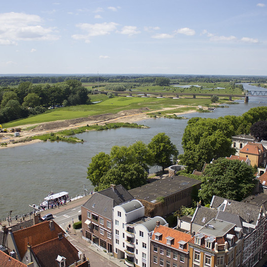 Nieuwe inrichting voorplein Mimik en fietspad in Deventer