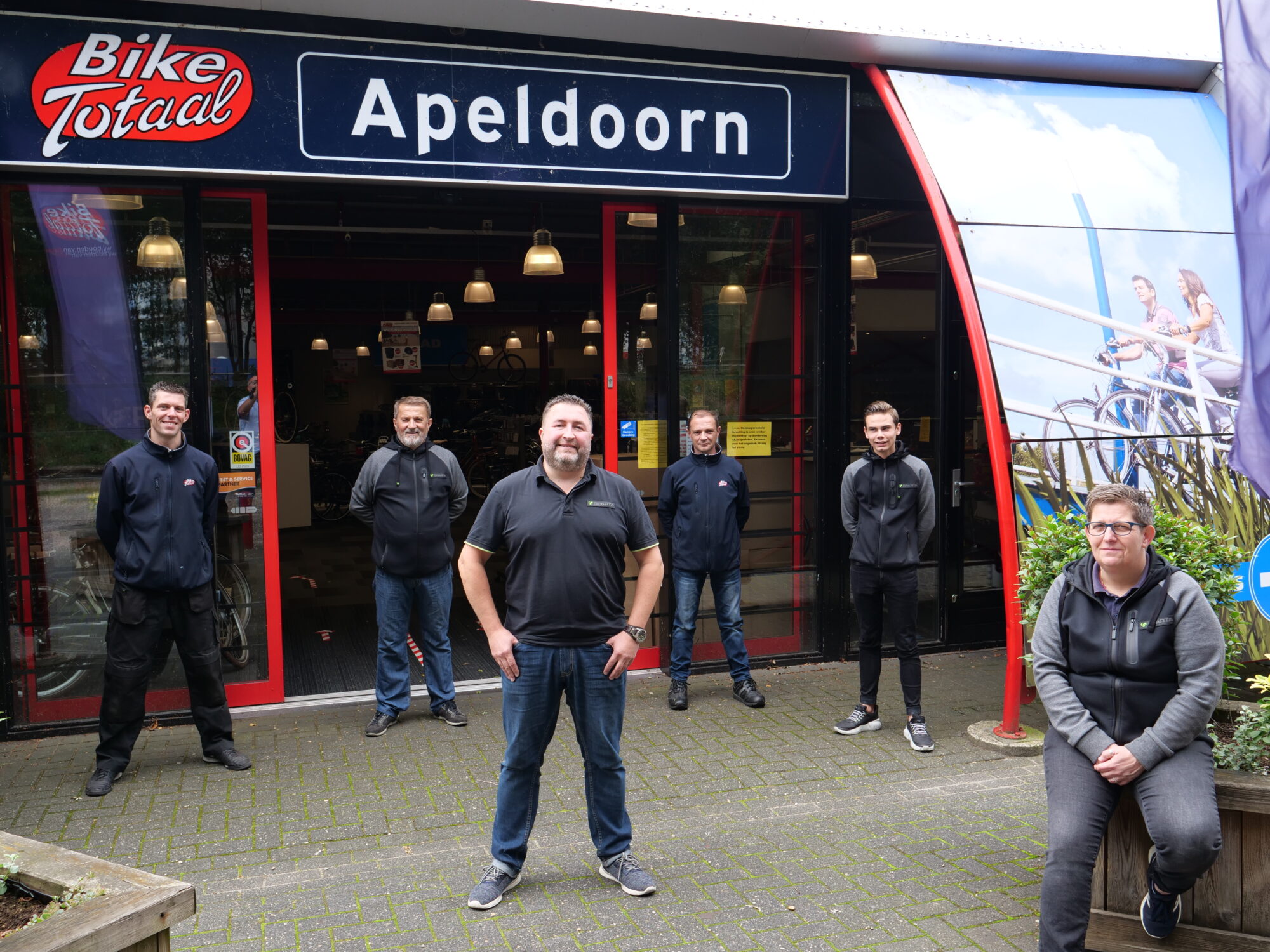 Bike Totaal fietst met wind in de rug door Apeldoorn