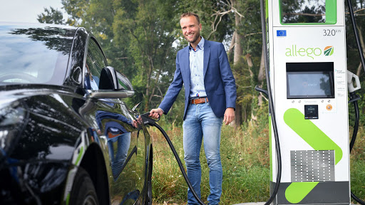 Laadpalen elektrische auto’s in Deventer vanaf nu alleen op lokaal opgewekte groene stroom