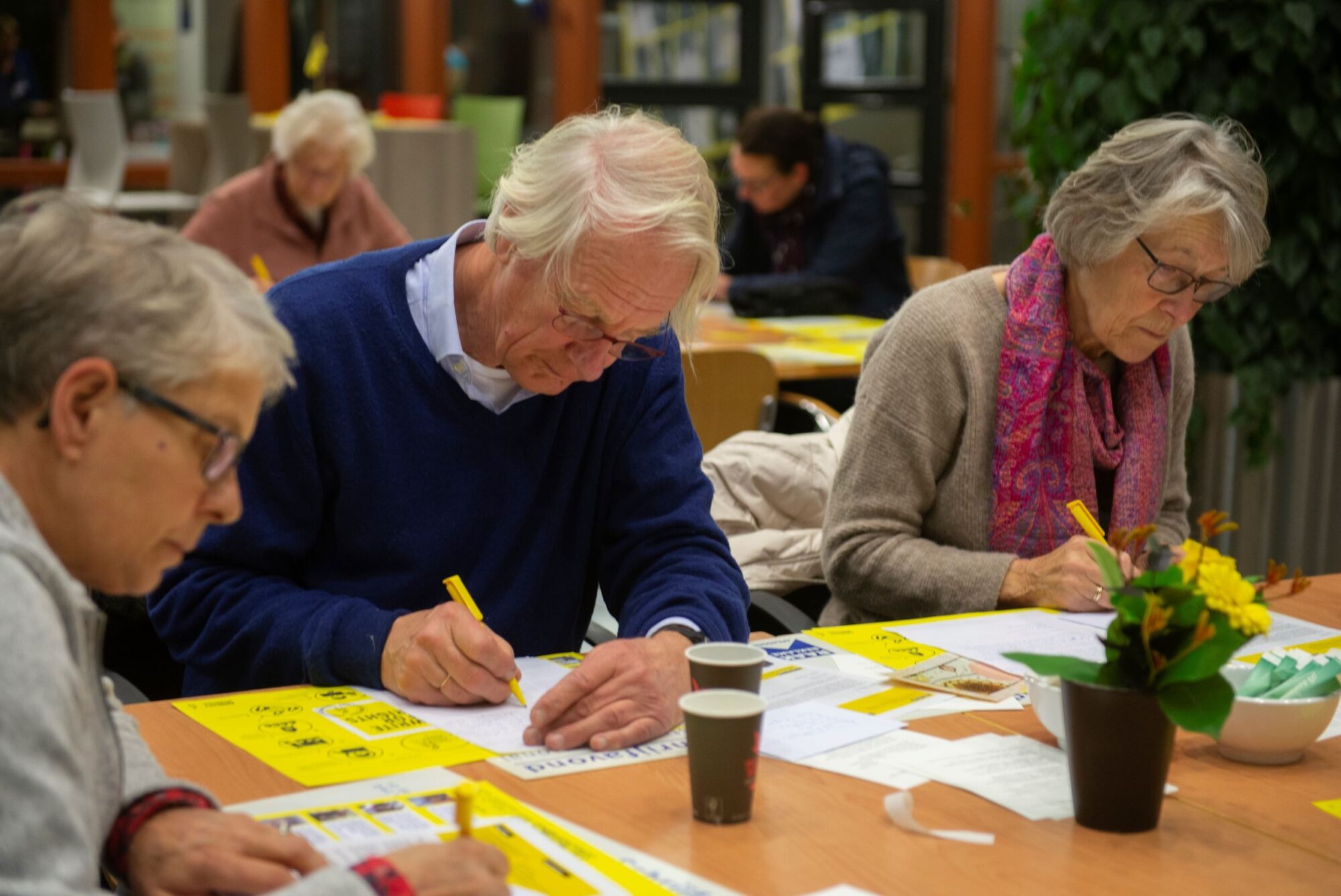 Schrijven tegen onrecht vanuit je eigen stoel
