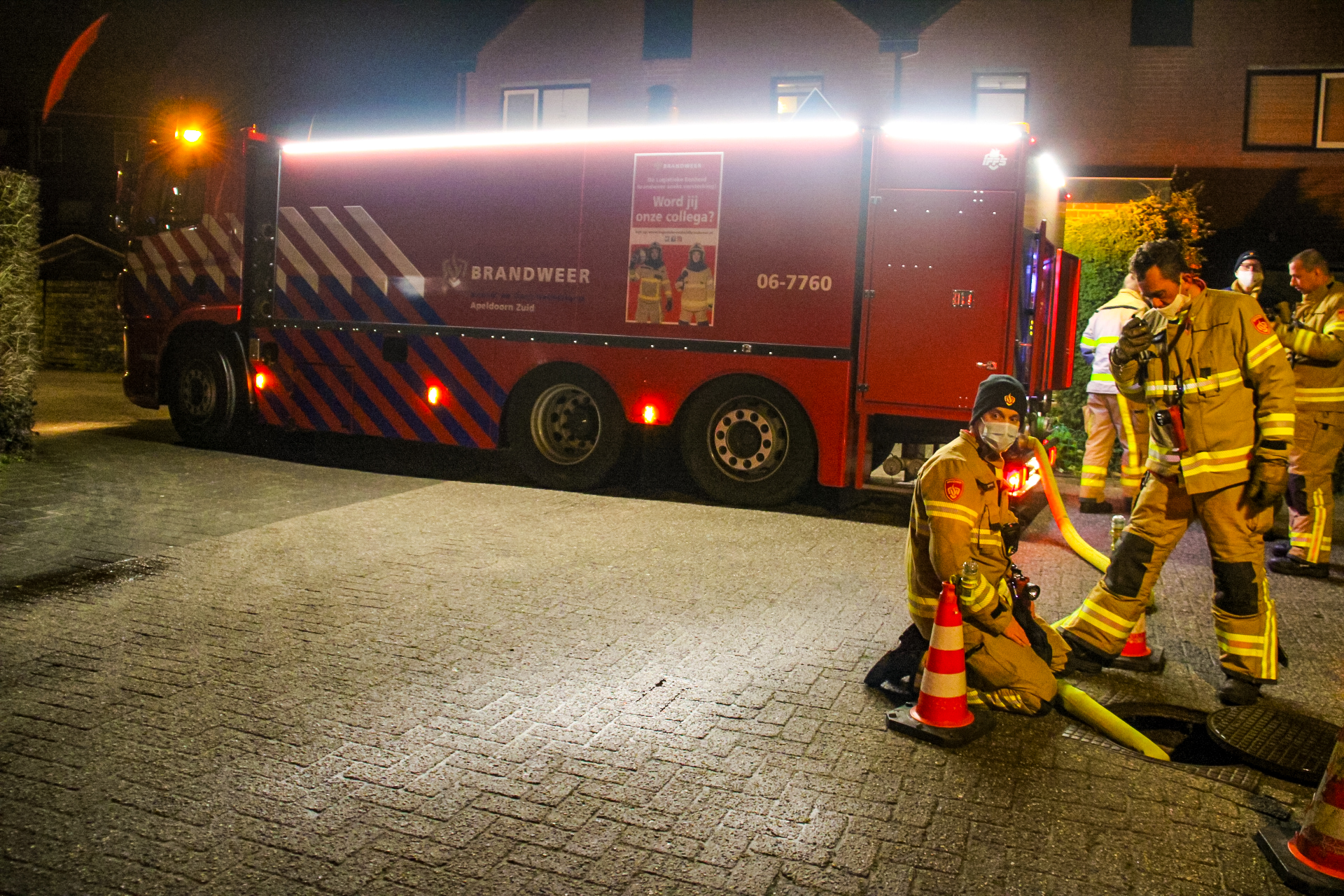 Brandweer spoelt riool na waarnemen ‘vreemde’ lucht