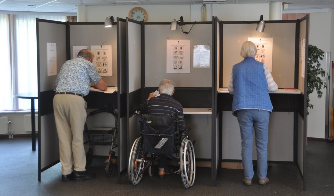 Veel animo voor hulp bij stembureau in Brummen