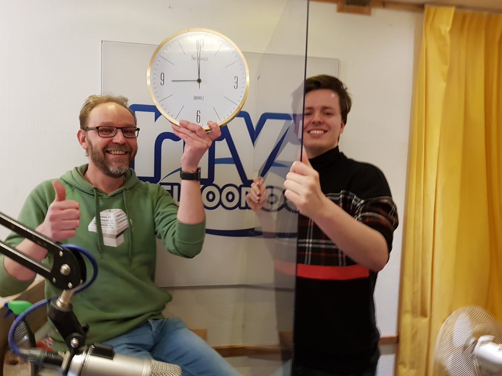 Radiodj’s RTV Apeldoorn maken avondklokradiomarathon
