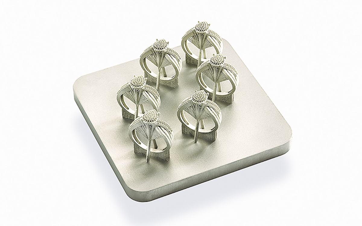 Verloofde maakt trouwring met 3D printer
