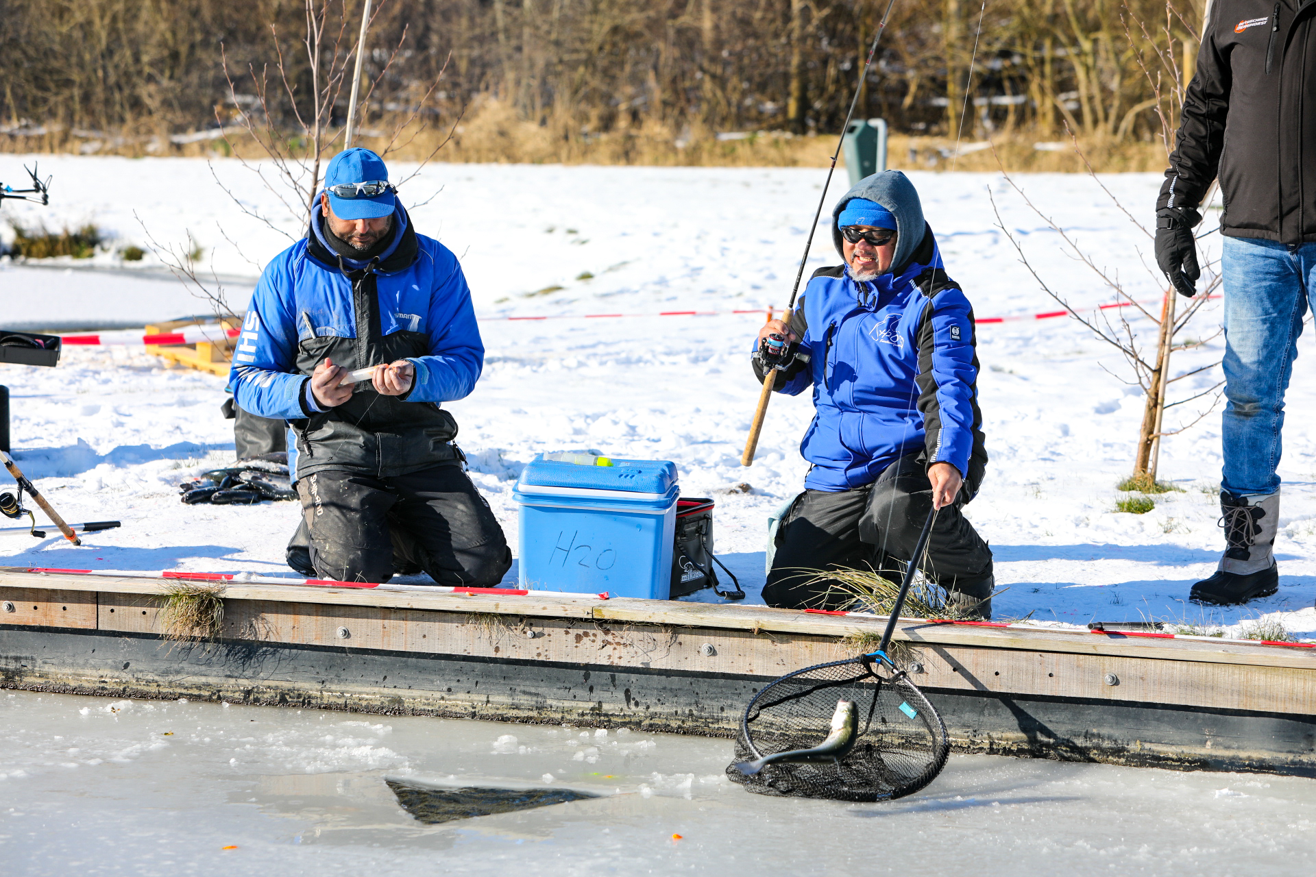 Wakvissen bij forelvijver H2O in Hattemerbroek in plaats van schaatsen Wakvissen bij forelvijver H2O in Hattemerbroek in plaats van schaatsen