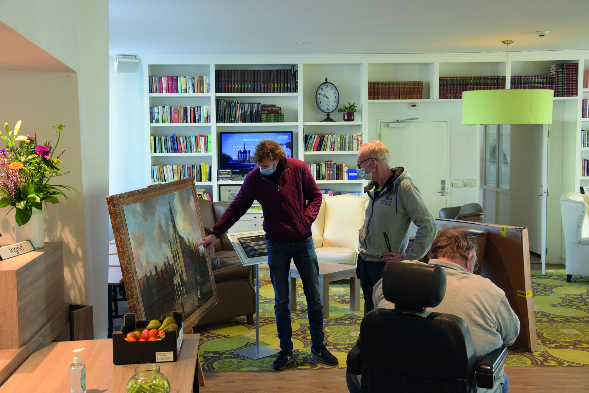 Schilderij Museum De Waag vrolijkt woonzorgcentrum op