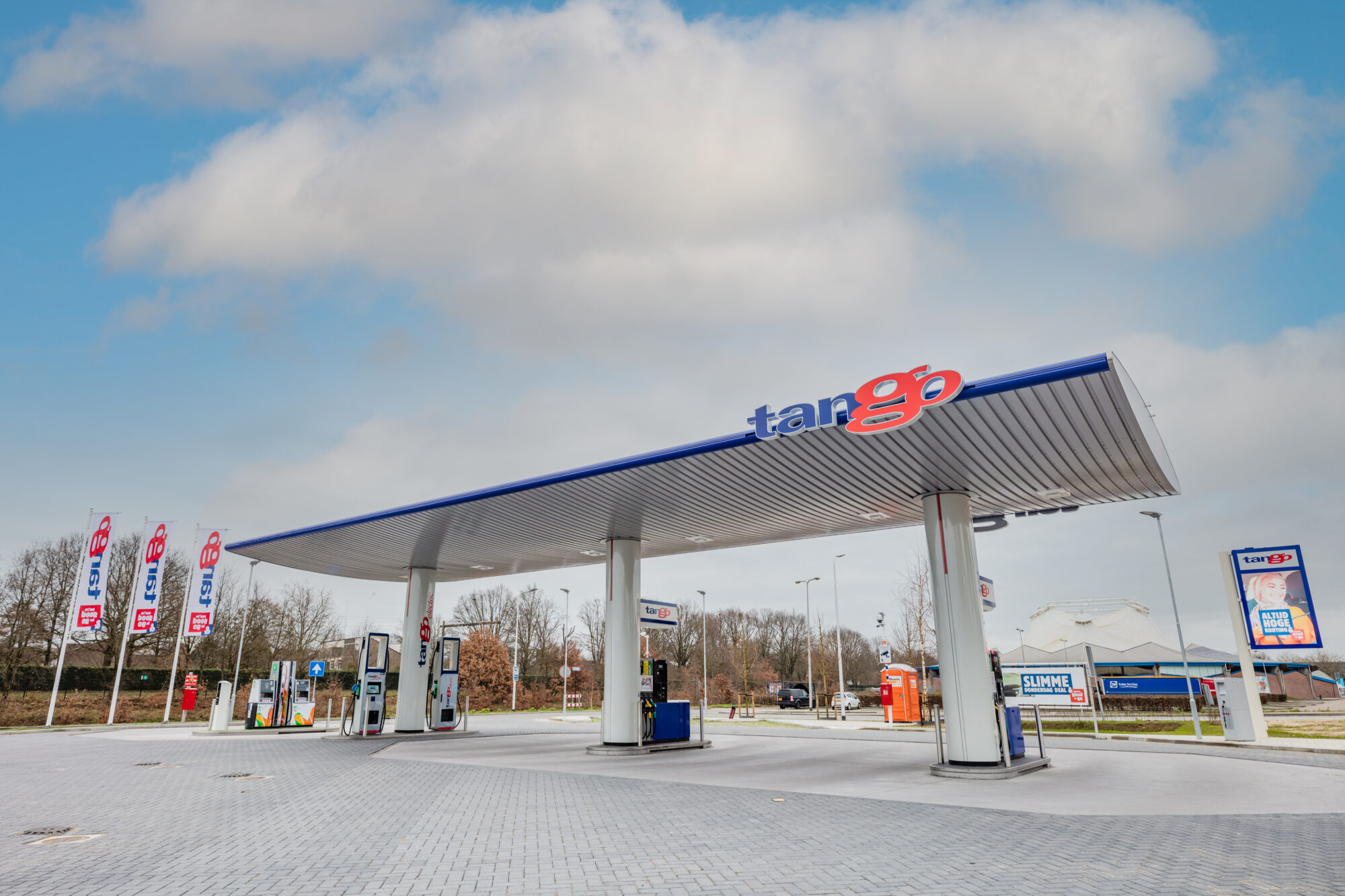 Tango opent nieuw tankstation in Deventer