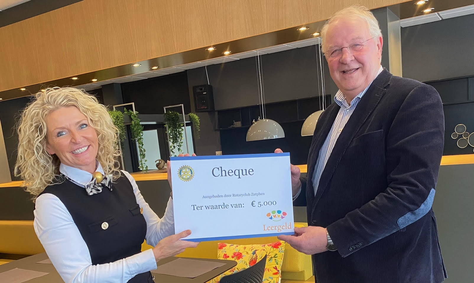 Rotary steunt Stichting Leergeld Zutphen