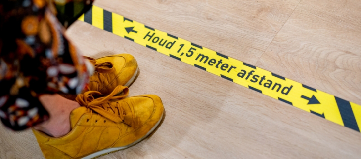 Avondklok blijft, meeste contactberoepen weer aan het werk