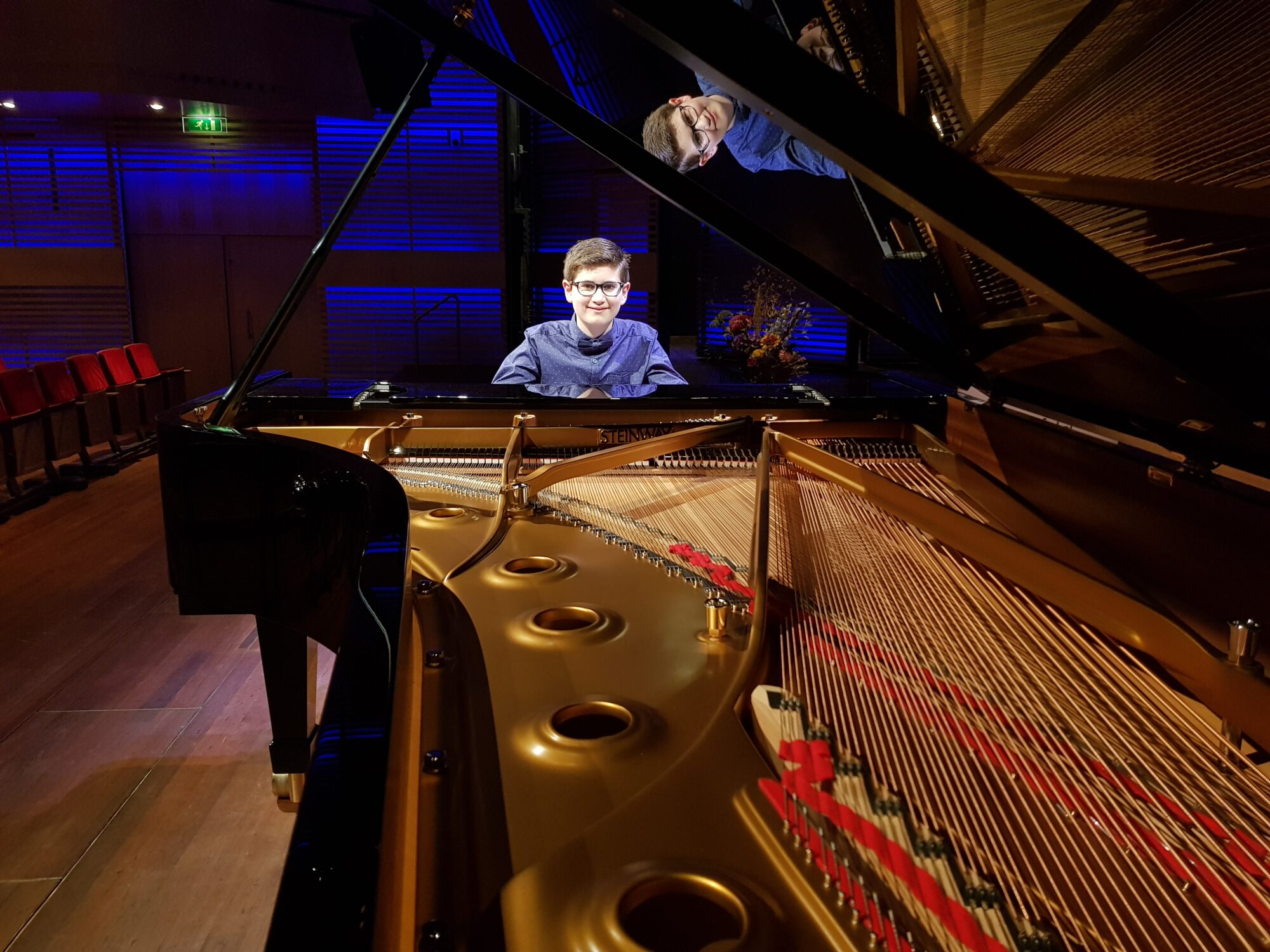 Apeldoorns muziektalent Adam Akopian rijgt hoogtepunten aaneen op de piano