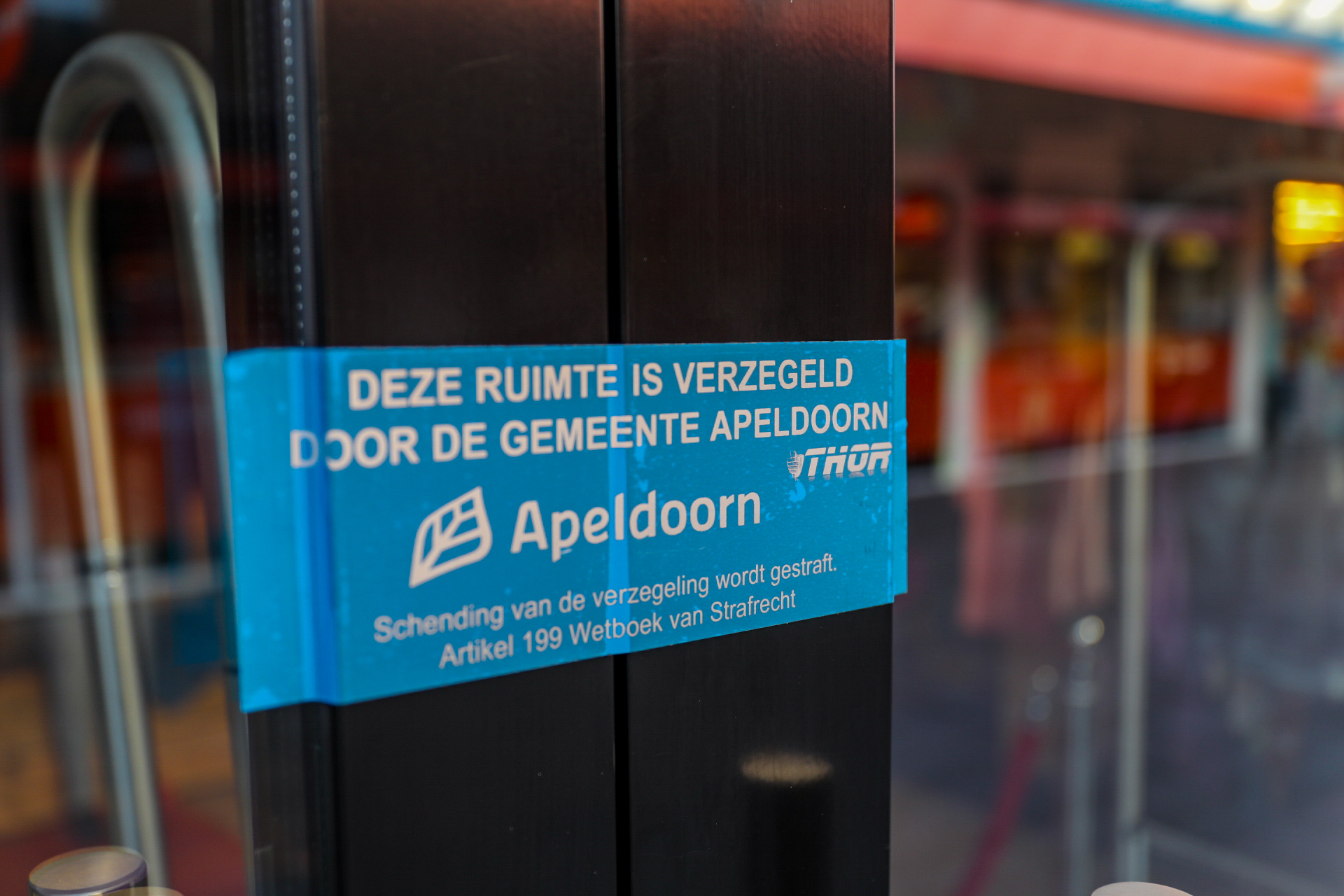 Burgermeester sluit kledingwinkel in Apeldoorn na negeren coronamaatregelen