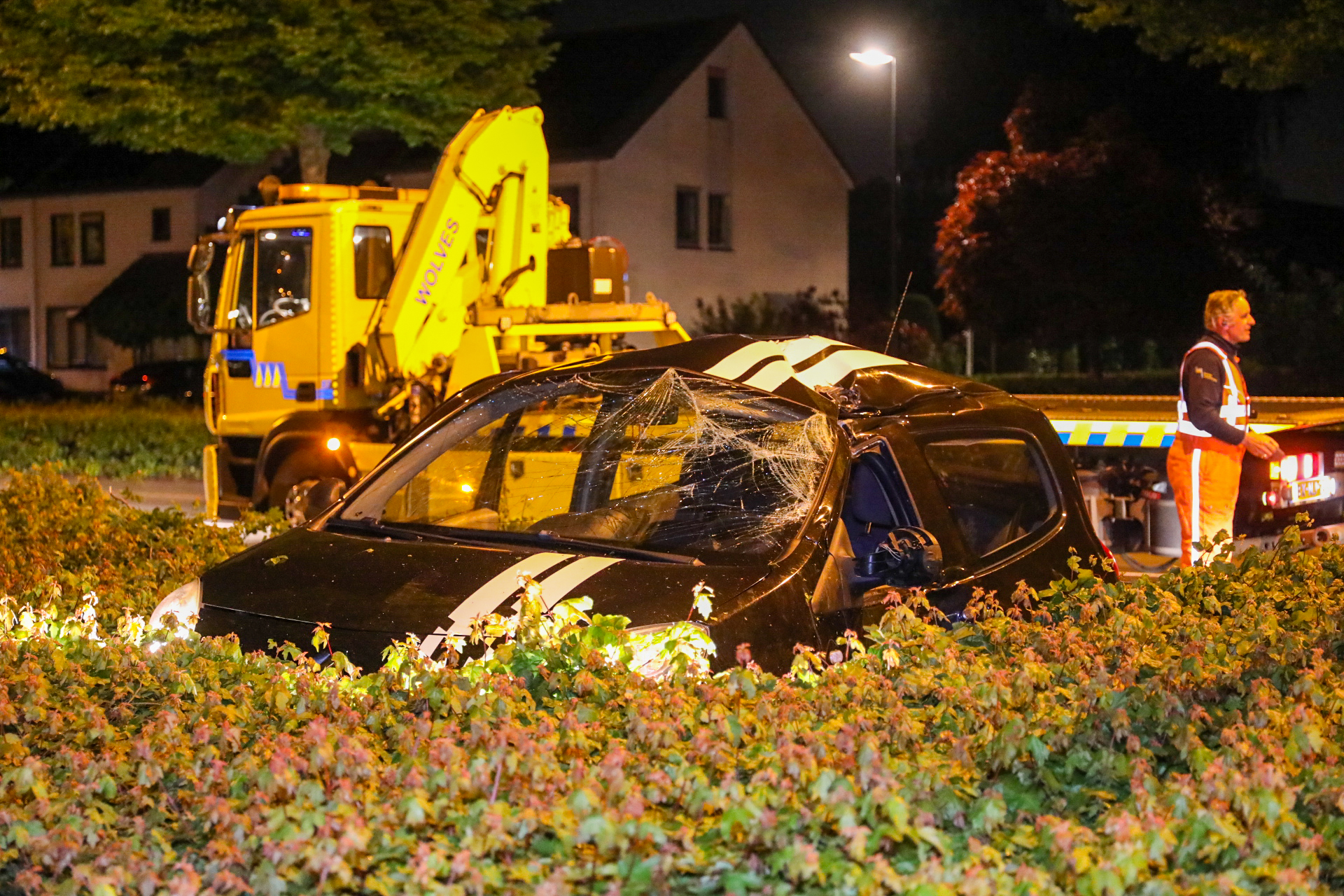 Auto achtergelaten na ongeluk in Apeldoorn