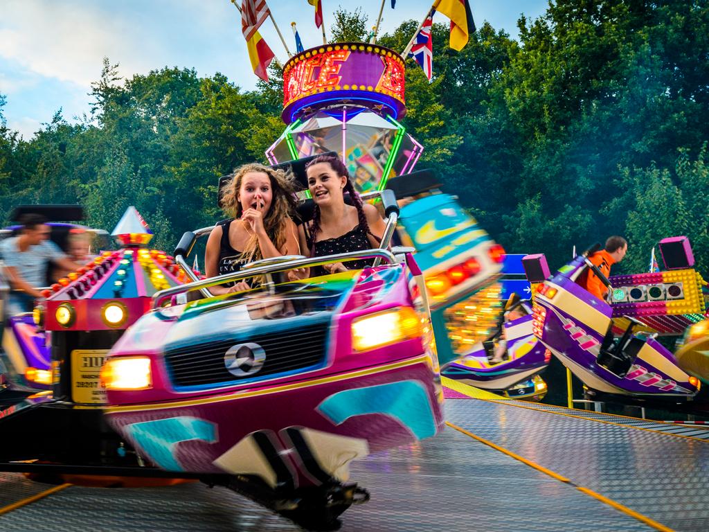 ‘Kermis voorzien van toegangshekken en eventueel verplaatsen’