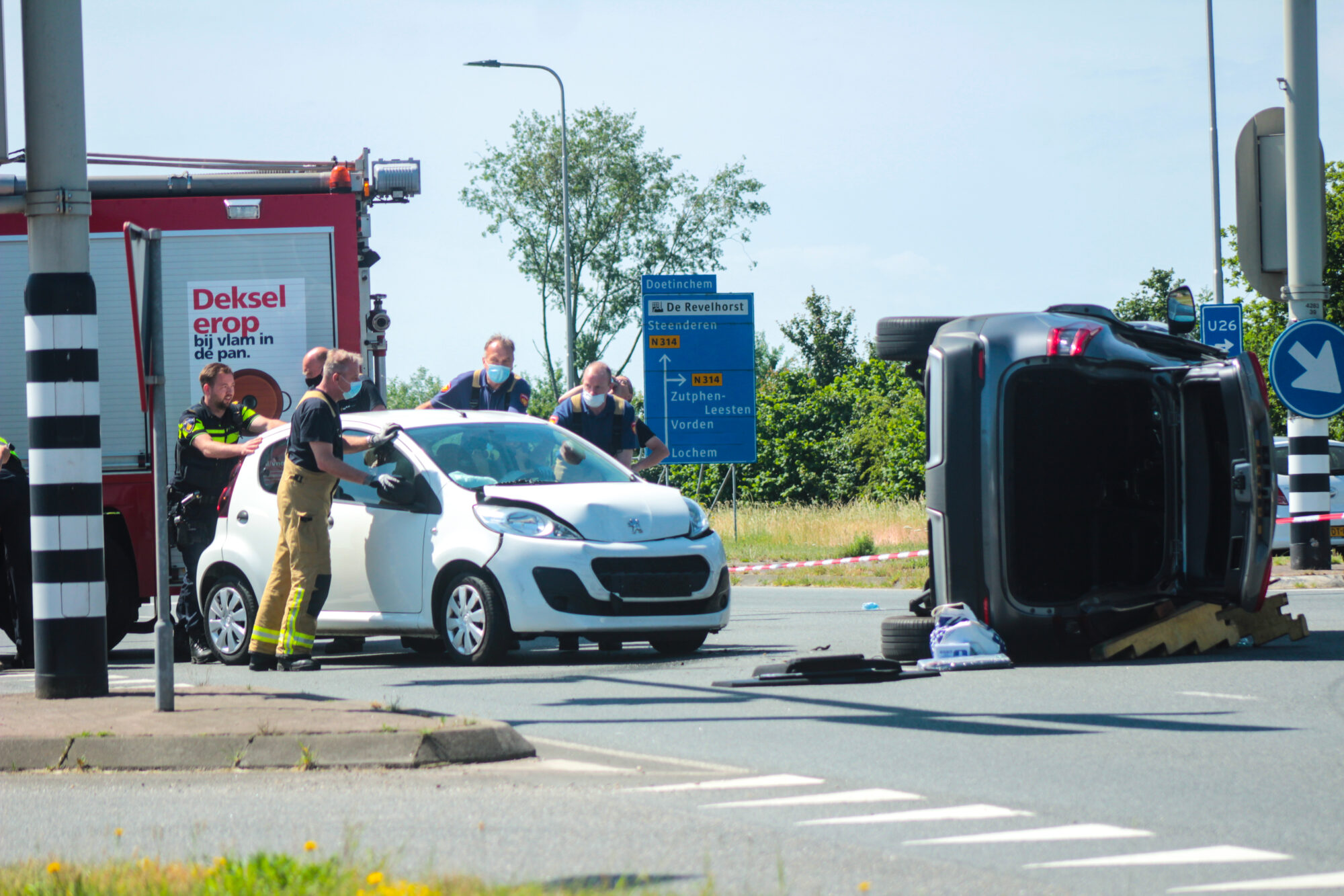 Drie gewonden bij aanrijding voor ziekenhuis in Zutphen