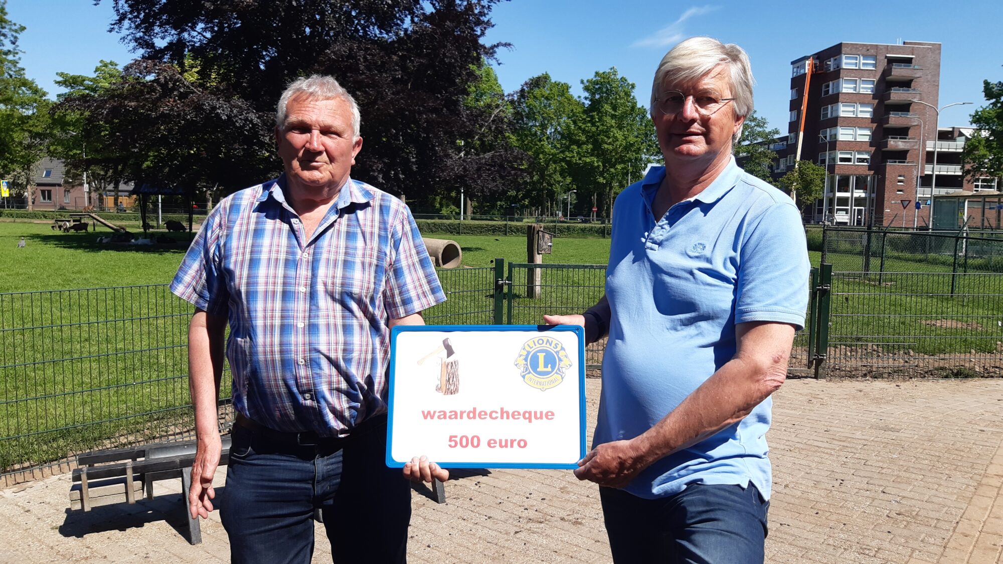 500 Euro voor dierenweide ’t Spiker