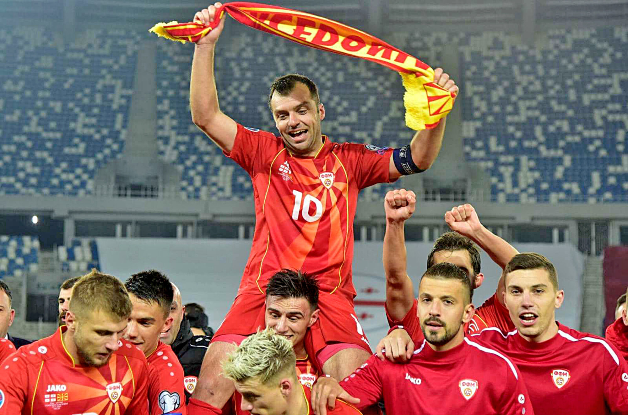 Apeldoorner Djordji Karajanov hoopt op stunt van ‘zijn’ Noord-Macedonië op EK: ‘Onze kracht is het collectief en onze trots’
