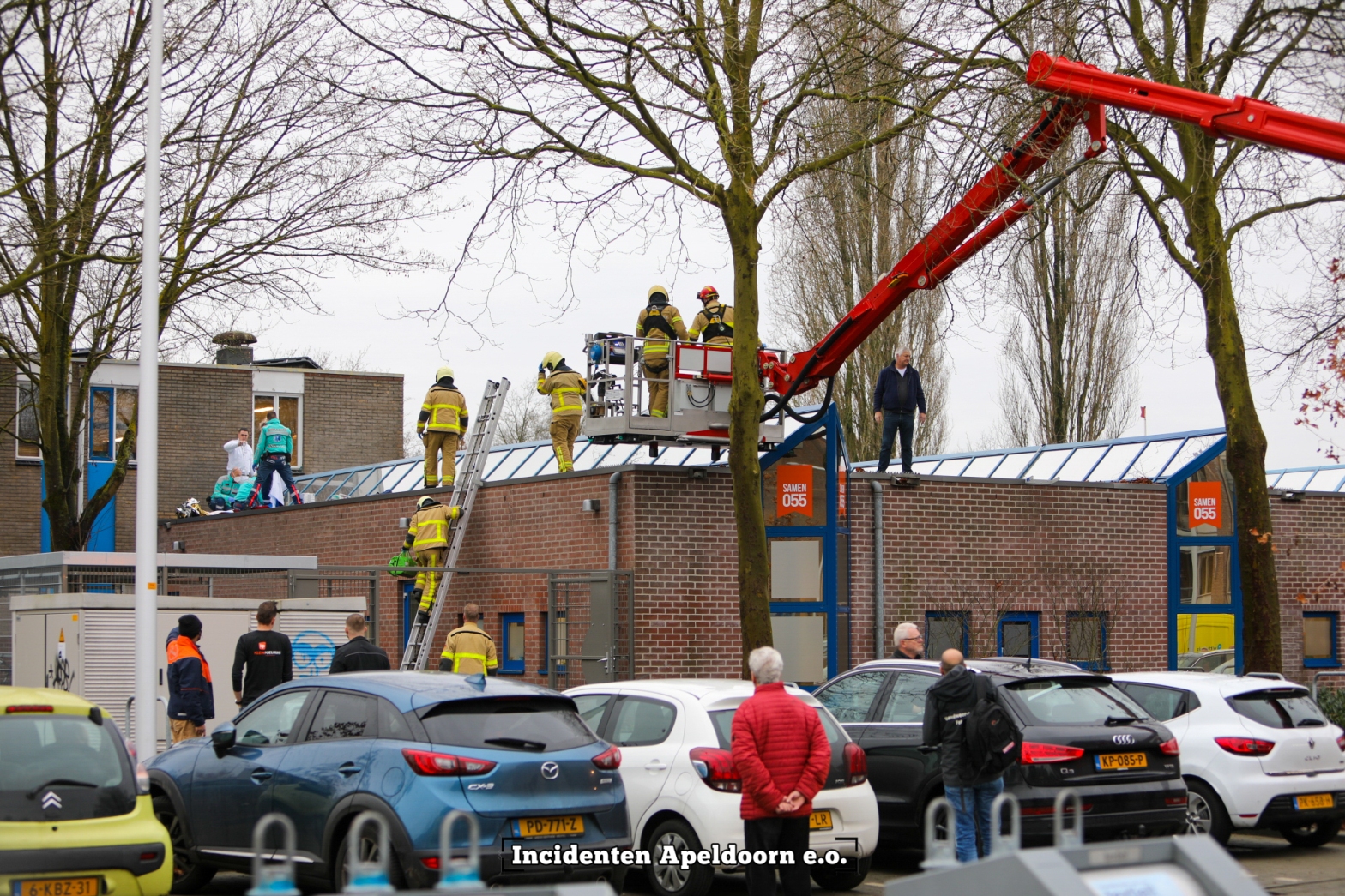 Schilder zwaargewond na valpartij op dak Violierenplein Apeldoorn