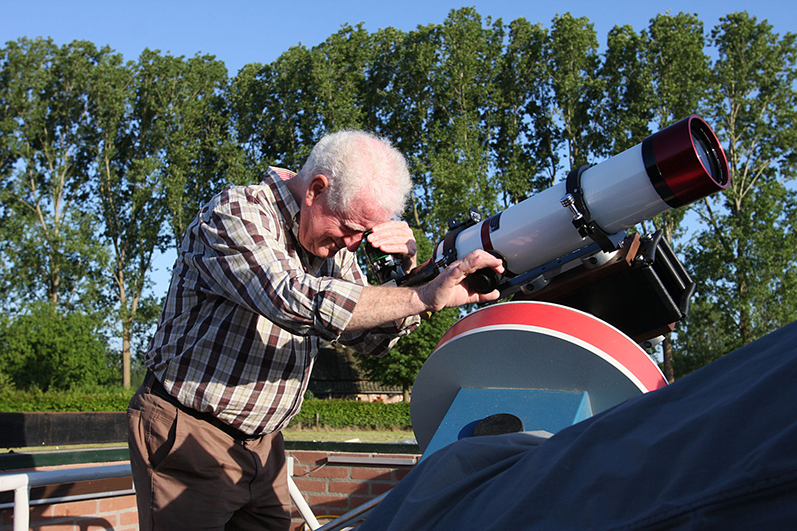 Zonnige bijeenkomst in sterrenwacht