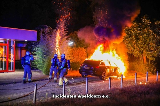 Gestolen auto gaat in vlammen op in Apeldoorn