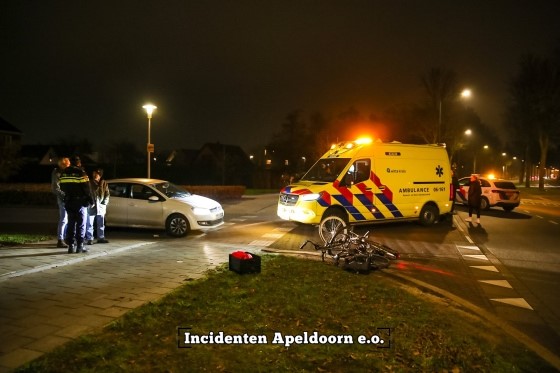 Gewonde nadat fietssters worden aangereden in Apeldoorn