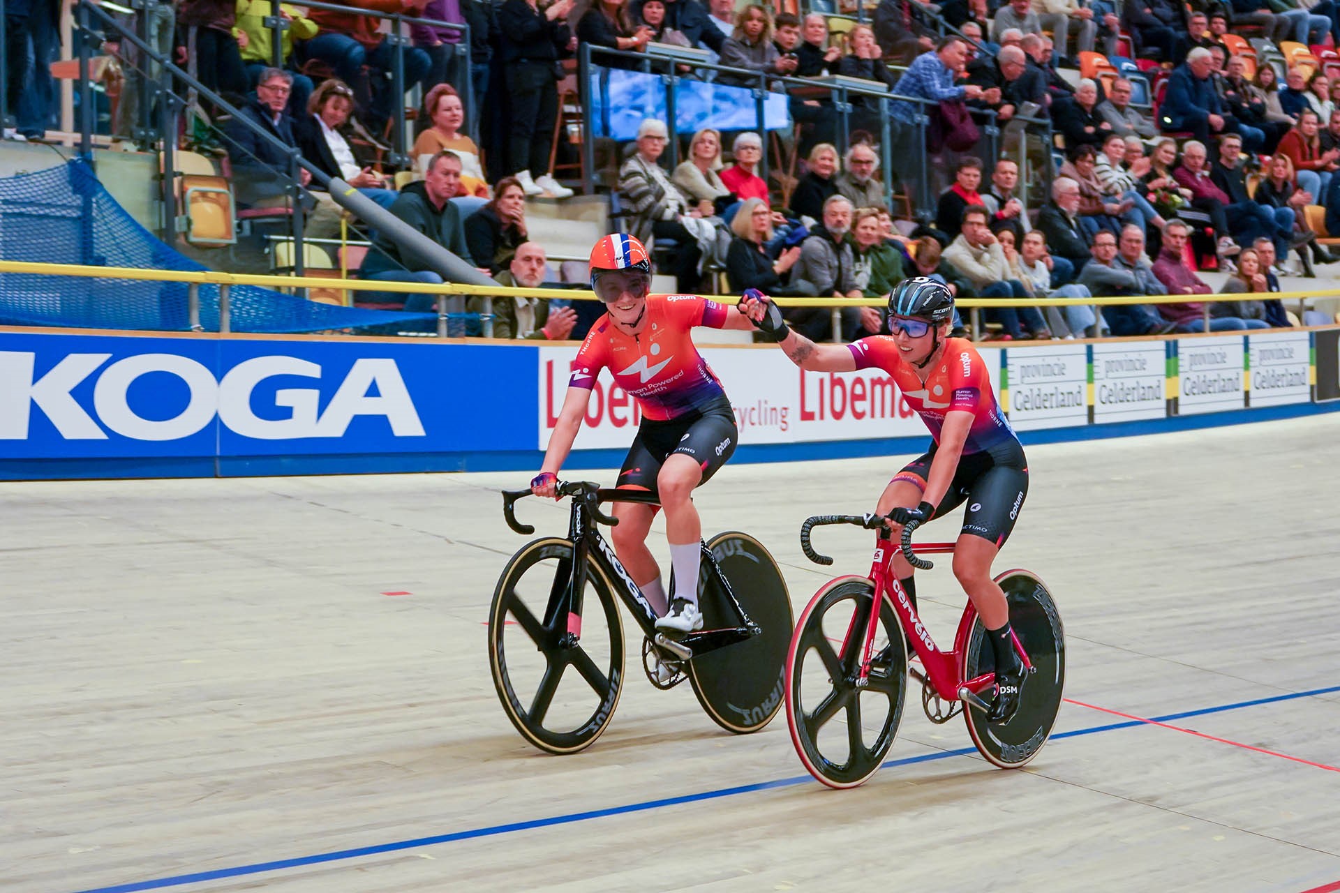 Büchli, Wiebes en Raaijmakers winnen derde titel op NK Baan