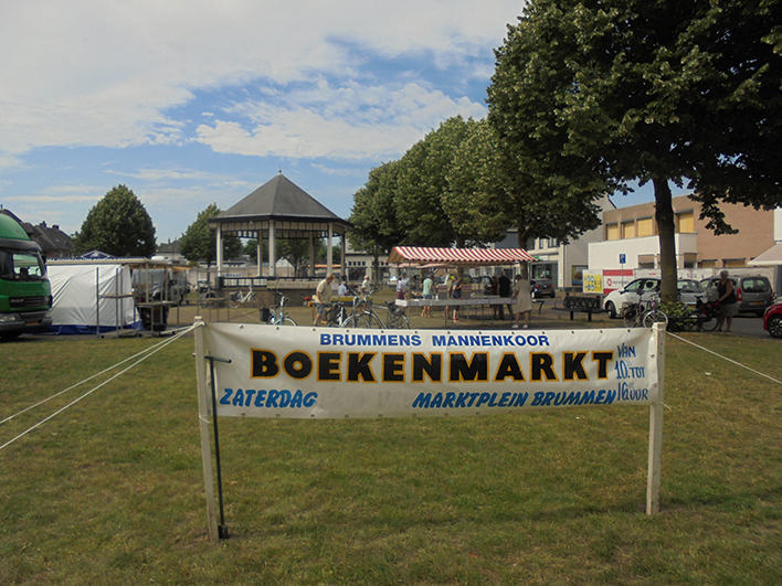 Kerstboekenmarkt mannenkoor