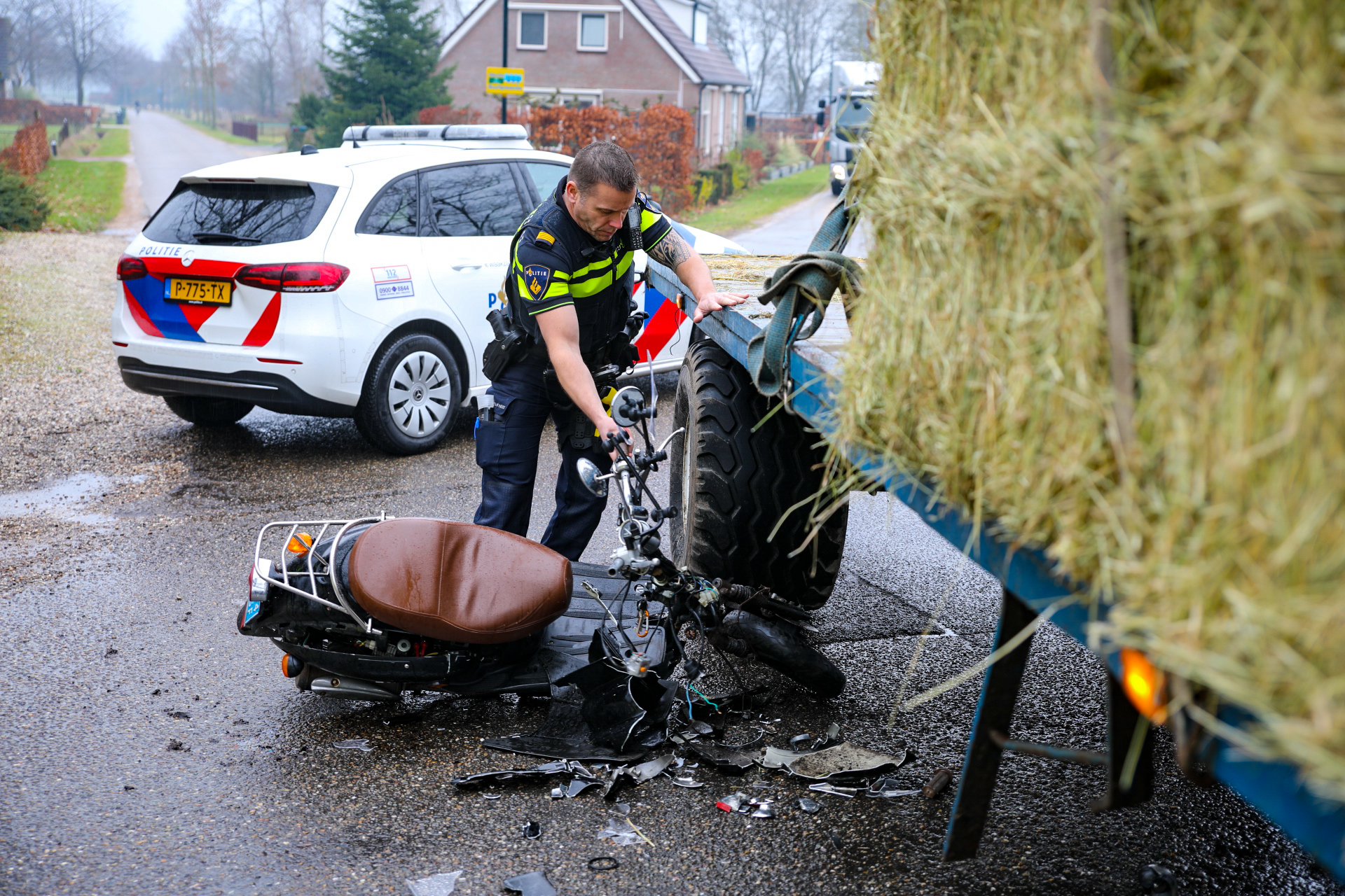 Scooterrijder gewond na ongeluk met tractor in Lieren