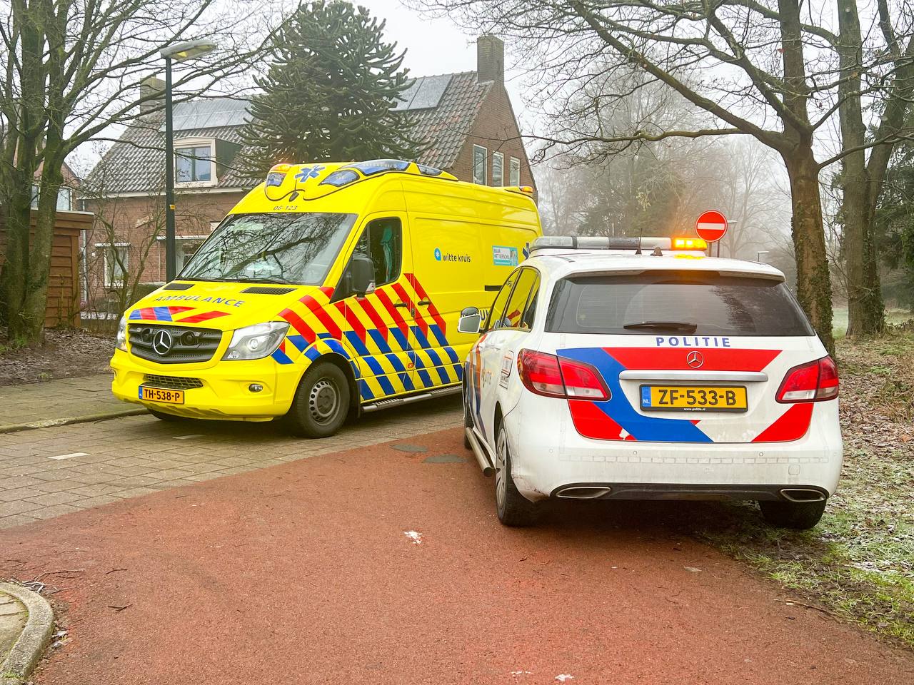 Fietsers botsen op fietspad in Apeldoorn, man gewond