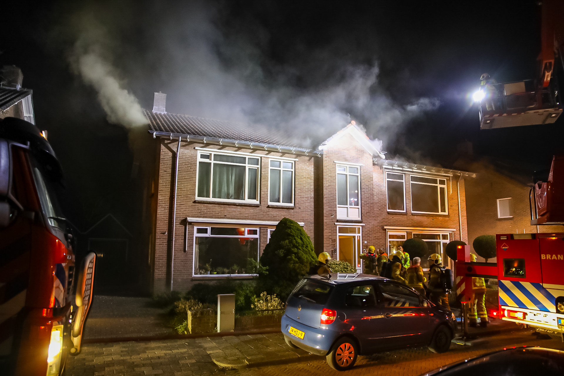 Vrouw (85) uit brandende woning gered in Apeldoorn